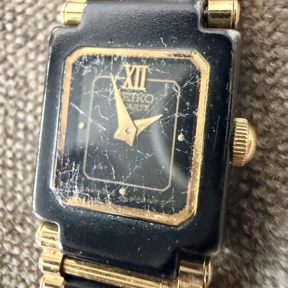 VTG Seiko Quartz Watch Black Dial Gold Tone Bracelet Octagon Dress Japan RARE